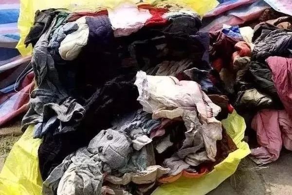 看吐！福建有人拉回1100吨“洋垃圾”！来历骇人听闻！买这种衣服的当心！