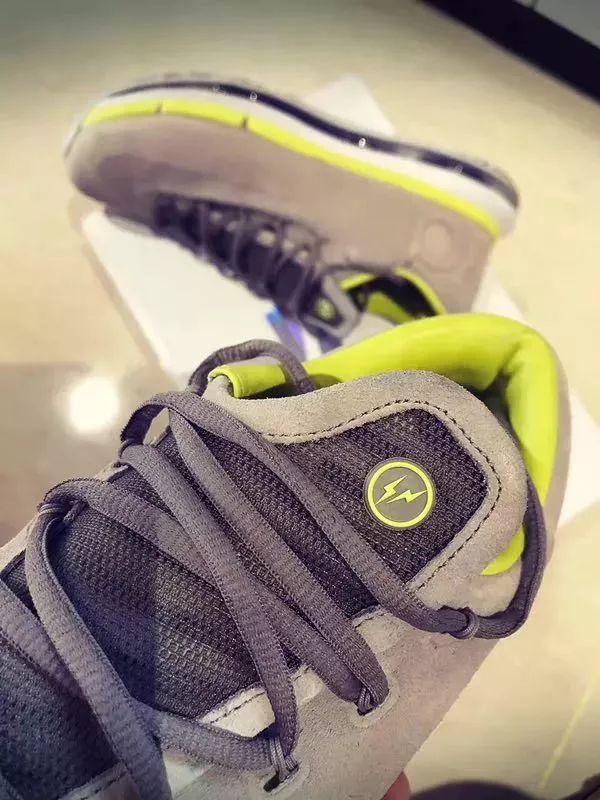 为了买鞋努力搬砖,为了买鞋努力拼搏