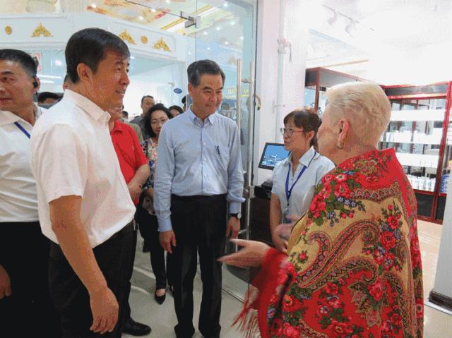 满洲里冰雪节,满洲里冰雪节和哈尔滨冰雪大世界