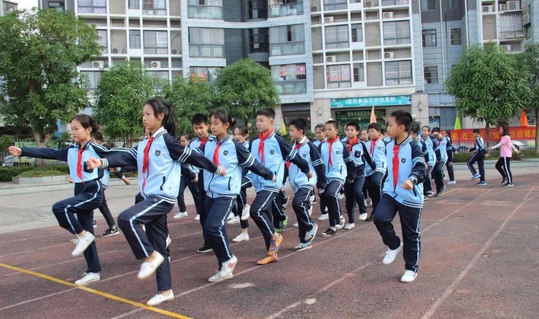 热闹！“喜迎广西60大庆微笑运动嘉年华”之赛事直播——南宁市中兴小学教育集团中兴校区2018年秋季学期第六届校园运动会