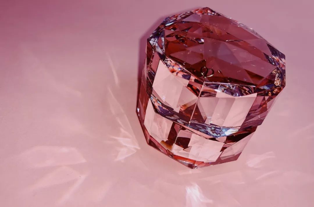 恃美行凶在线抢钱｜CPB圣诞限量系列美得不！合！法！