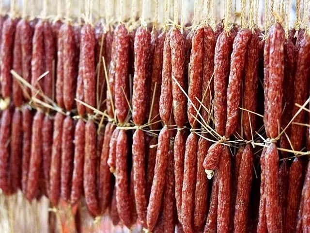 一根广式腊肠50克左右,一根广式腊肠500左右