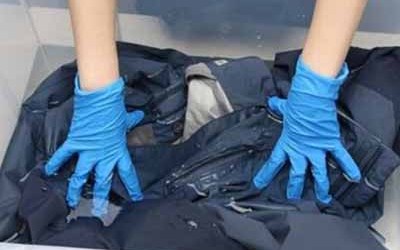 如何保养清洗防水冲锋衣,goretex冲锋衣淋完雨后怎么保养