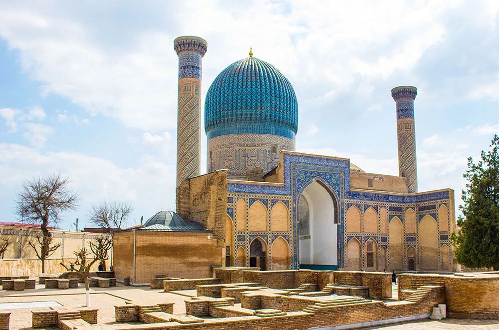 2400的国际往返机票,20美金的电子签证,探秘丝路古国,说走就走