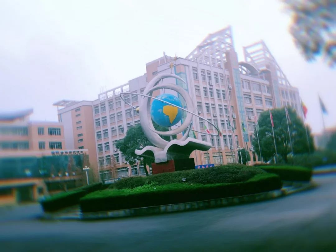 鍜屽悓妗岀帺浣犵敾鎴戠寽,鍜屽皬姹熷幓娓镐箰鍦虹帺