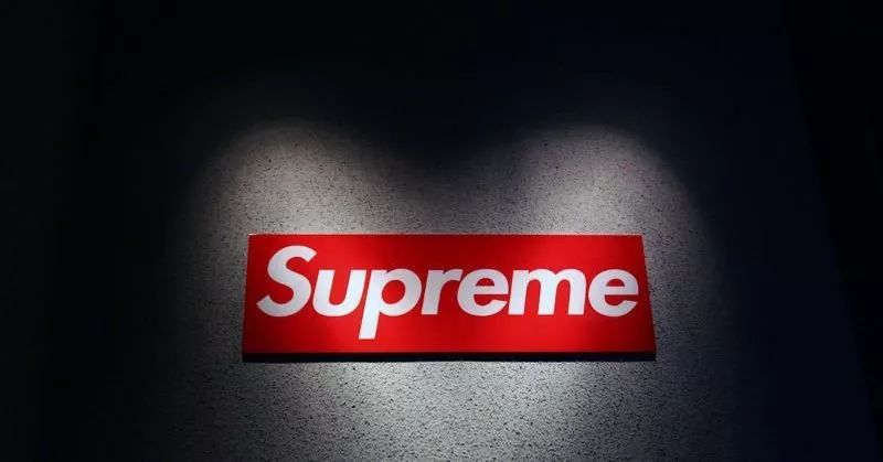 代购的冬天来了，新电商法即将实施；加拿大鹅内地首家店暂缓开业logo被遮；刘雯跌出全球收入最高前十名模