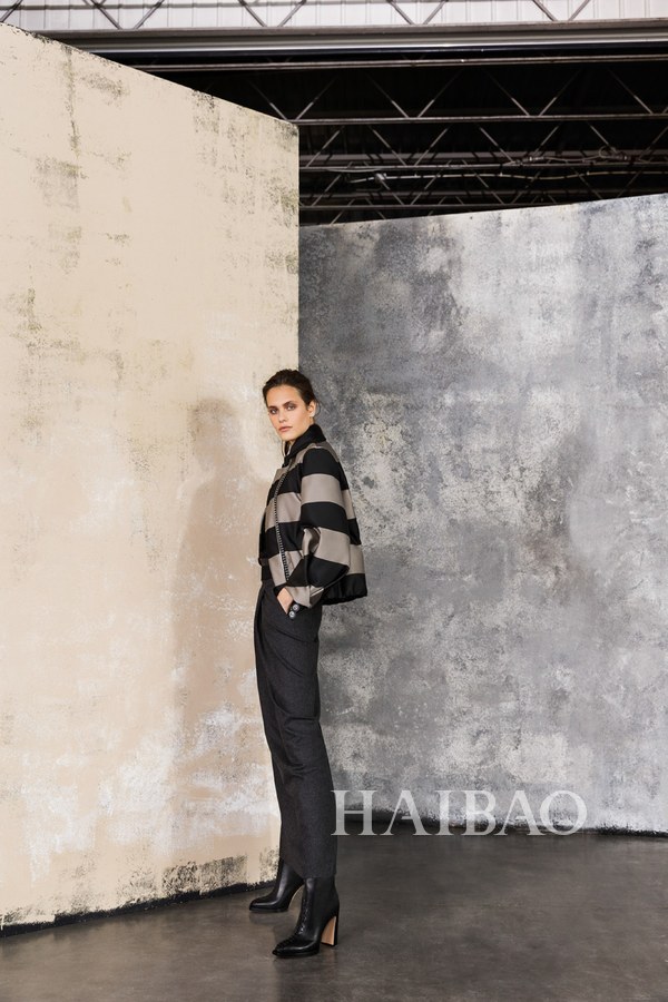 乔治阿玛尼2022秋冬高定,乔治阿玛尼2019秋冬时装秀女装