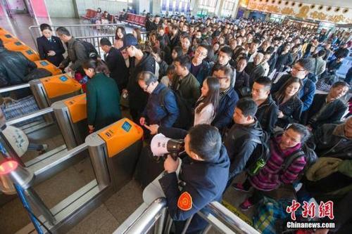 一图读懂春运火车票购票新规则,2019春运火车候补购票