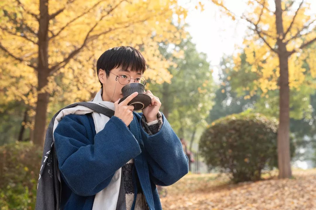 “妈，我在华师看了一场金黄色的雪！”