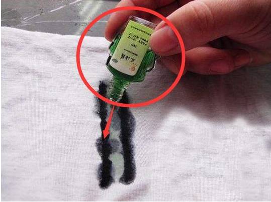 怎样把染色白衣服洗干净,染色严重的衣服怎么洗干净