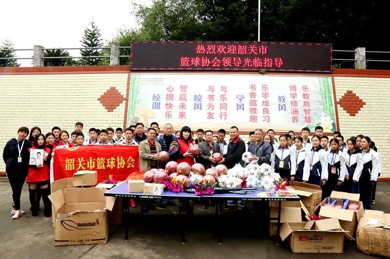 关注学生健康助力学生成长,关爱少年成长传递正能量