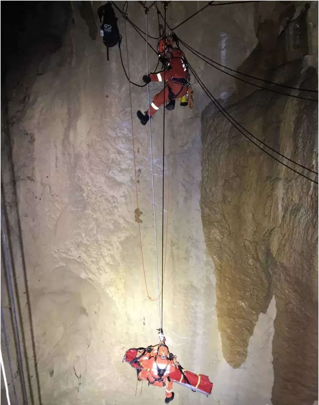 贵州消防跨区域高空横向救援演练,消防救援支队演练直播回放