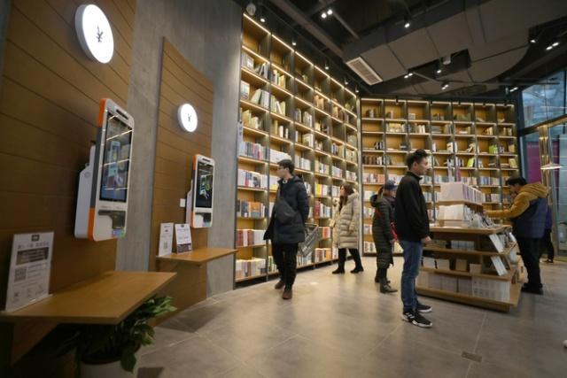 从电竞到图书，苏宁极物如何打造智慧零售的场景体验店