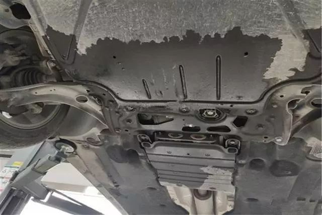 大众迈腾发动机侧边盖漏油,老迈腾发动机漏油怎么办