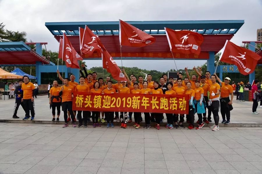 全城沸腾用最高礼遇迎接英雄,全城沸腾迎英雄