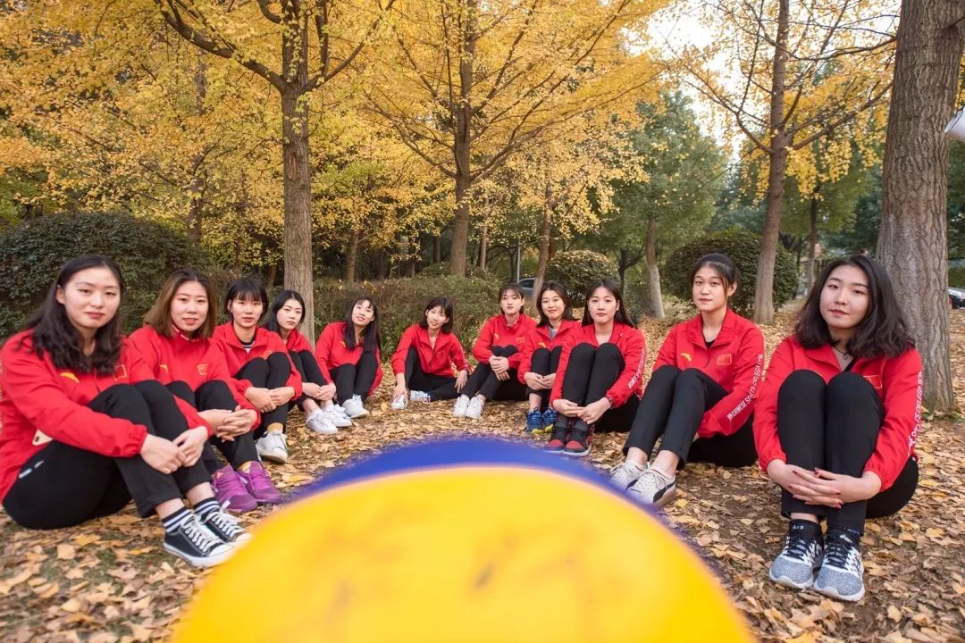 “妈，我在华师看了一场金黄色的雪！”