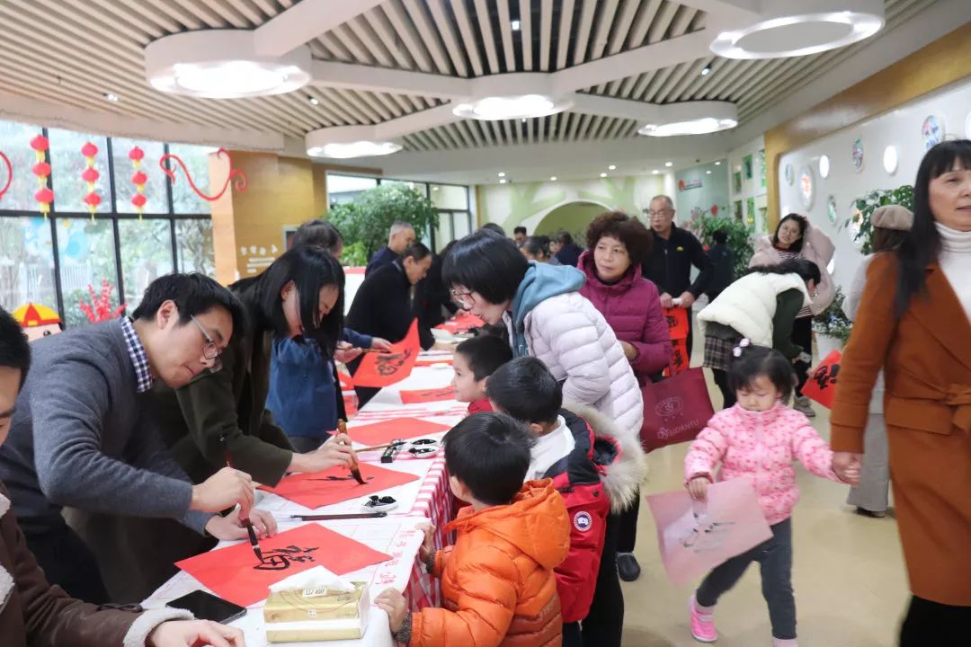 滨江这么多学校上演同一幕，太好玩了~