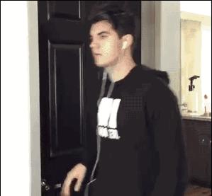 这耳机太方便了，洗澡防水，不碰手机一键切歌接电话，行车更安全!