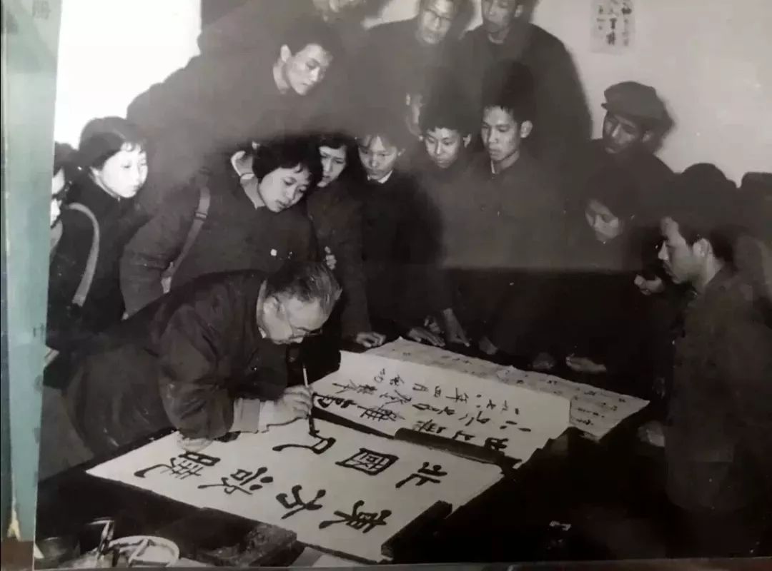 启功的隶书很轻盈很耐看,启功老师隶书天道酬勤书法