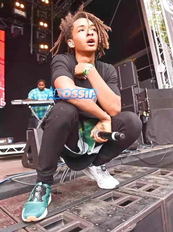 濂崇敓绌縴eezy濂界湅杩樻槸绌縜j濂界湅,yeezy绌縜j