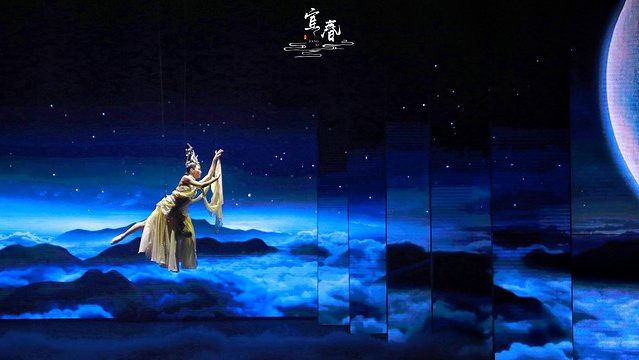 明月处处有，唯有宜春月最明