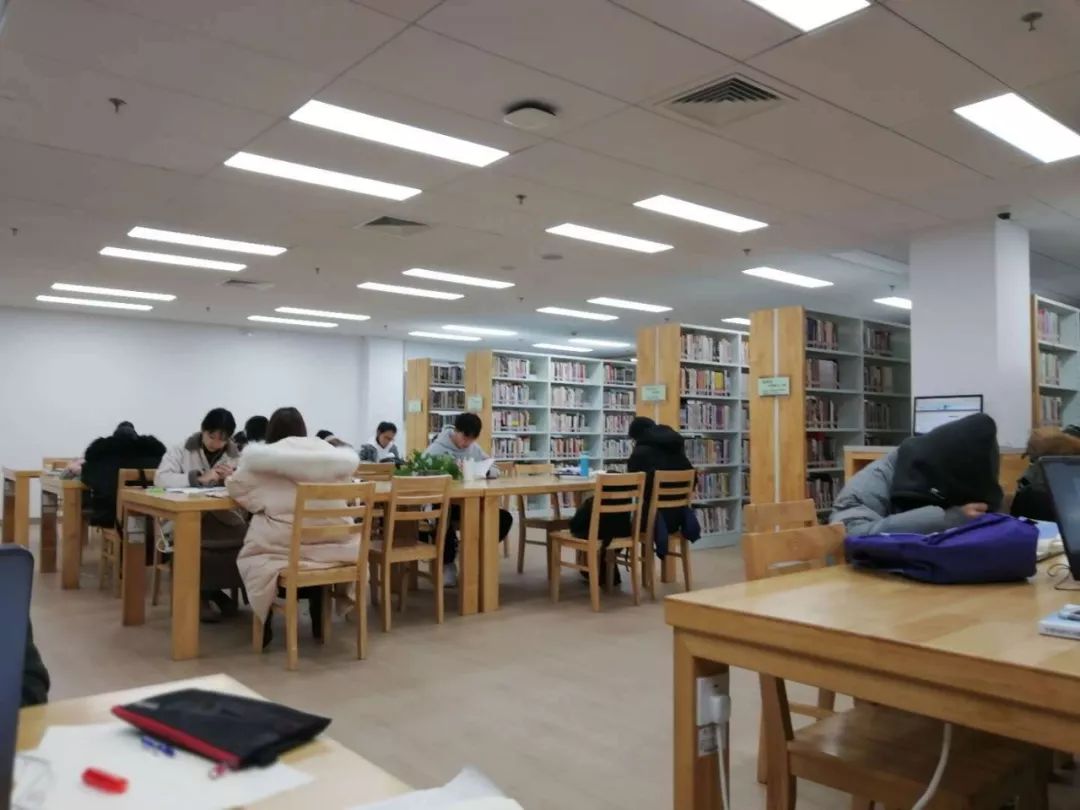 你看！别的同学开考啦