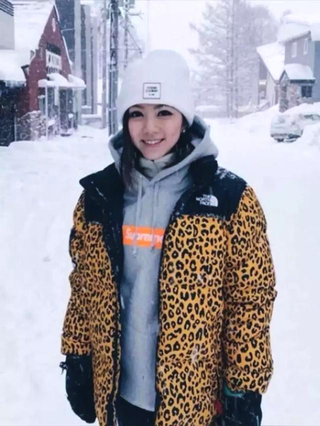 邓紫棋再次穿皮裤造型好霸气,邓紫棋皮裤穿搭图片