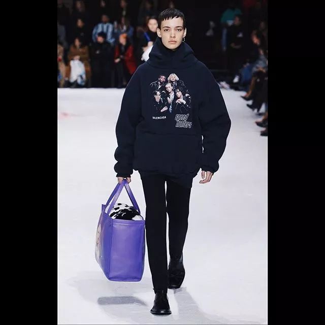 雌雄莫辨｜女孩的娇柔脸和男孩的身躯在TA身上同时出现……