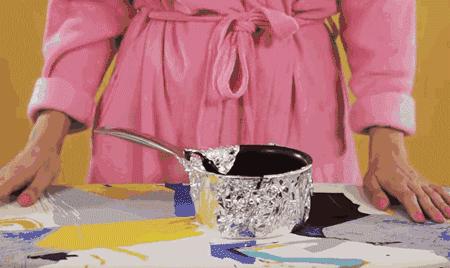 衣服皱巴巴的又没熨斗怎么办,衣服皱巴巴的出新招