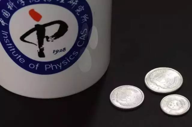 硬币为什么能漂浮在水面上的原因,硬币怎么可以漂浮到水面