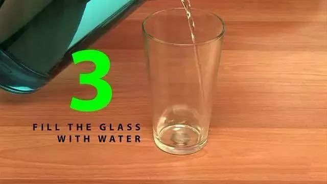 硬币为什么能漂浮在水面上的原因,硬币怎么可以漂浮到水面