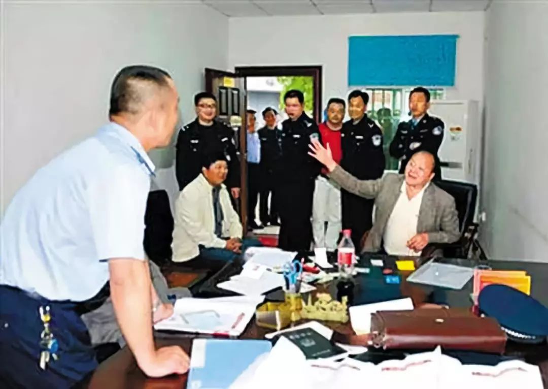 被这个翻译气笑了！但更扯的是它背后的组织……