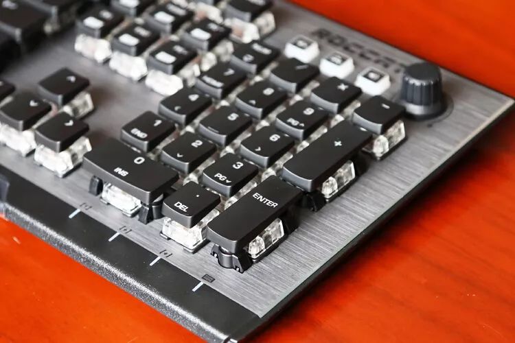 感受工匠精神——德国冰豹Vulcan120Aimo机械键盘开箱