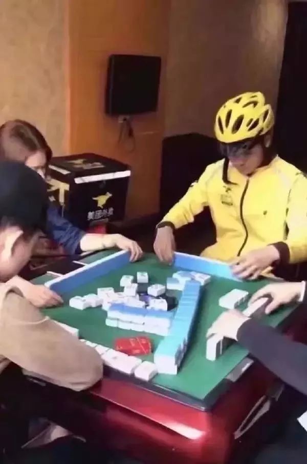 当*底卧**、做代购、救人命，外卖小哥才是隐藏在民间的高手，个个身怀绝技！