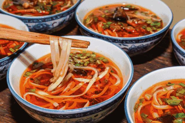 百万大学青年免费狂欢！AJ鞋展、街球大神空降，超多福利拿到手软！