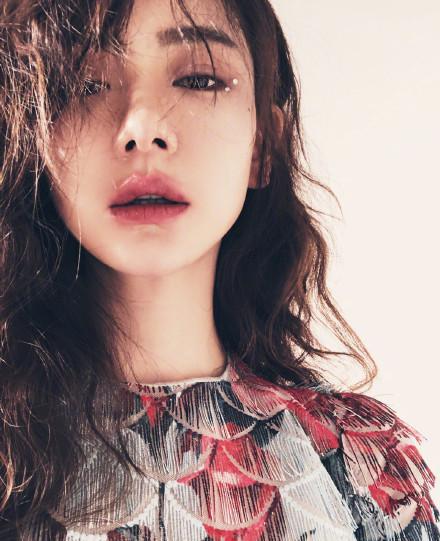 戚薇机场穿黑色连体裤,戚薇西裤红毯造型