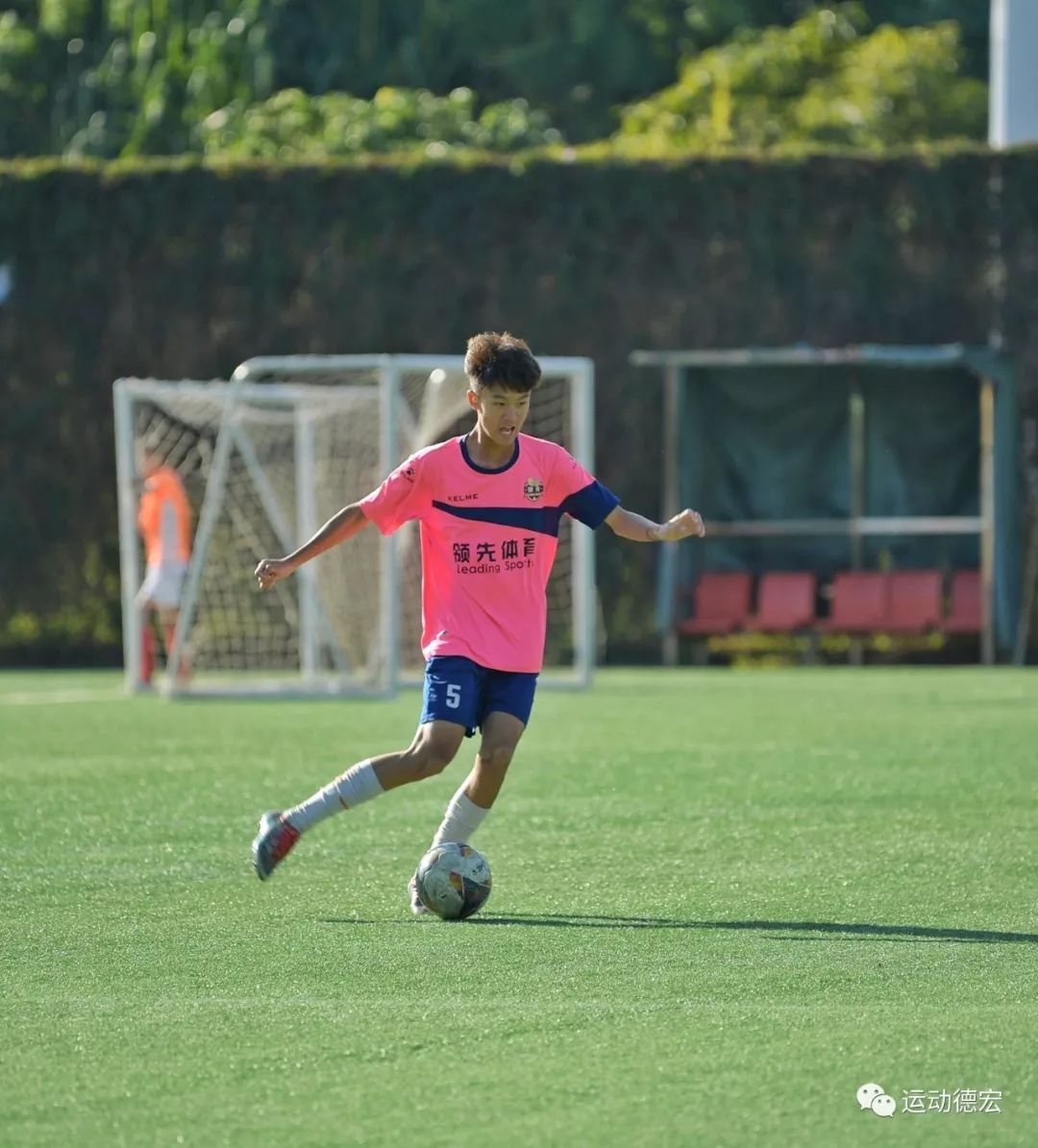 青少年足球联赛加油视频,足球赛进入半决赛给孩子们加油