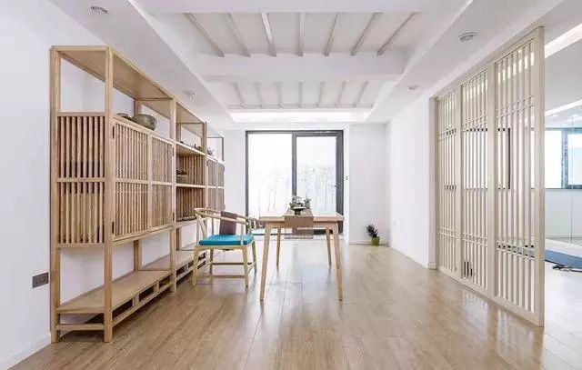 复式中式沙发背景墙,纯中式客厅挑空沙发墙