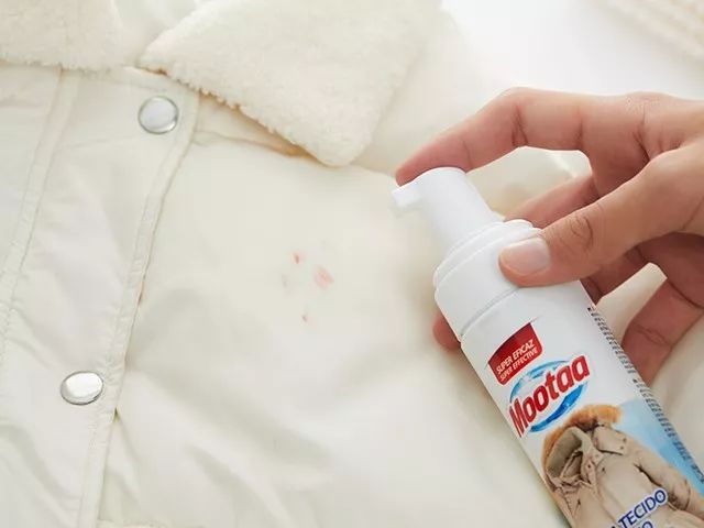 羽绒服脏了不用洗用它一喷就干净,不太脏的羽绒服怎么清理才干净呢