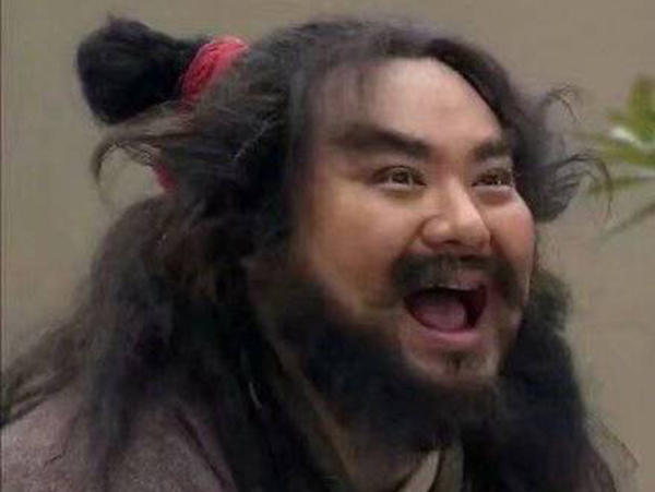 这届站姐太会搞事情！代拍之后又开始代喊，文案必须注入灵魂