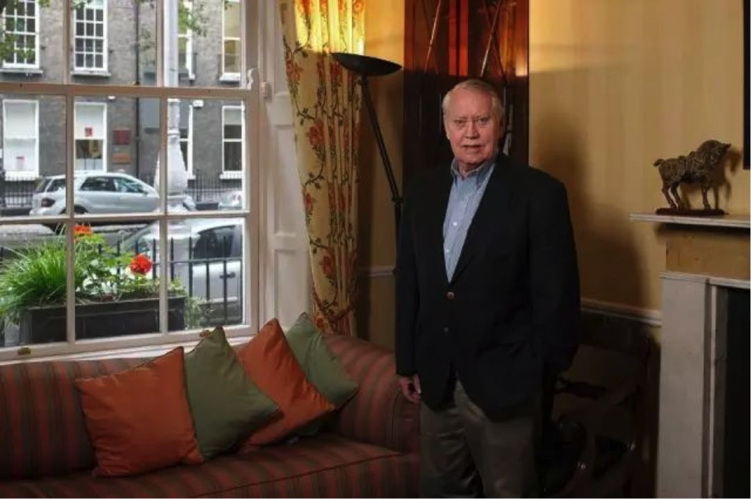 戴15美元手表,戴一亿的手表住什么房