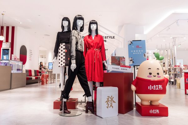 lily商务时装发布会,lily高定服饰