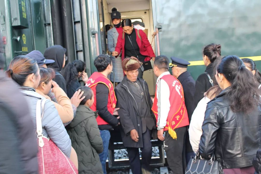 推荐｜团团的问候：你已经回家了吗？