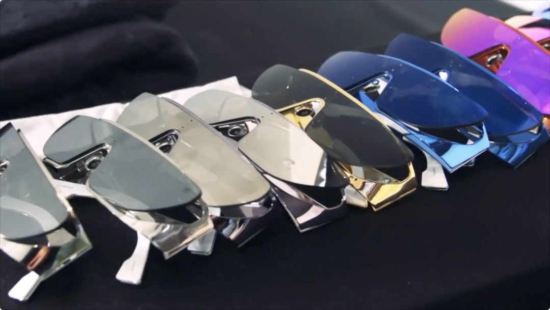 蕾哈娜奢侈品巨头之间的暗斗,蕾哈娜的奢侈品