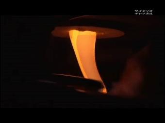 玻璃球里面的花纹是怎么回事,玻璃球中的花纹是如何印在里面的