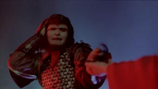 他宁愿挨骂也要为小人物加油打气，我们能让他输吗？