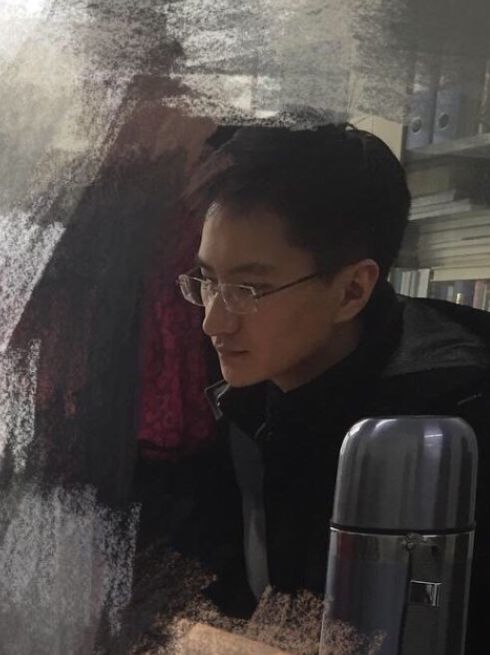 小时候暗恋班上的一个女生,14岁女同学坚信全班都暗恋她