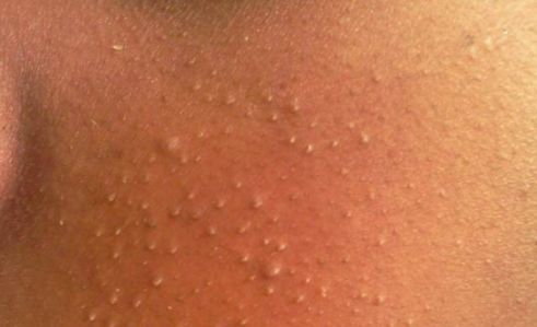 新欢曝光遭反锤，话题女王沉默是金立flag。