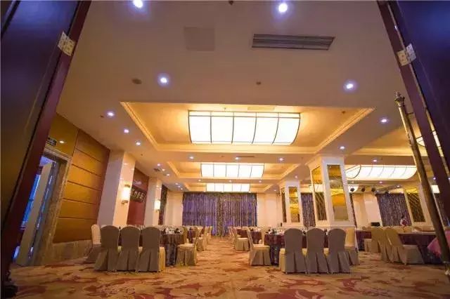 第四城网友特惠｜299元=2大2小「花水湾第一村生态酒店」客房1晚+自助双早+无限次温泉！