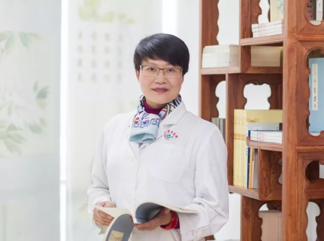 每日一膳|补益精血，固肾乌须，无论是白发还是脱发，这款汤作为食疗调养方向之一，值得一尝~广东省中医院杨志敏教授今日推荐